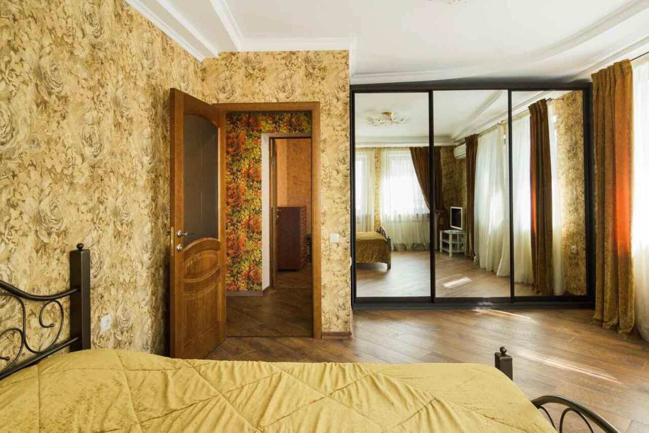 Apartment In Deribasovskay Street 20 أوديسا المظهر الخارجي الصورة