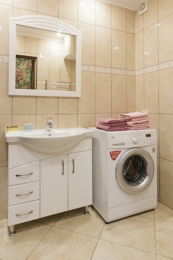 Apartment In Deribasovskay Street 20 أوديسا المظهر الخارجي الصورة